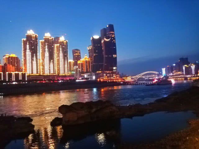 重庆网红“神龟”浮出江面，穷小伙拾得小神龟从此荣华富贵