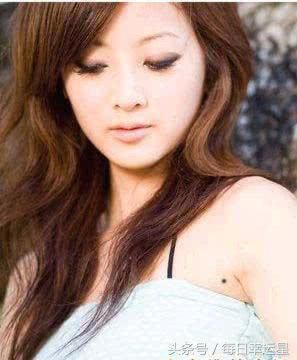 右腋窝附近有痣的女人图解,离右腋窝一寸处有痣图片 右腋窝附近有痣的女人图解,离右腋窝一寸处有痣图片