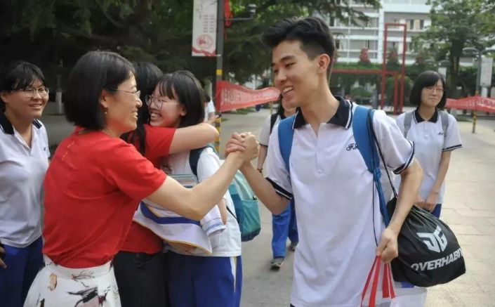 “网红字体”哪家强？柚圆体、奶酪体、鲸落体，都被这种字体打败