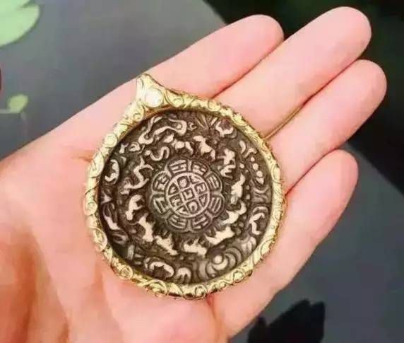 密宗辟邪七宝之一，九宫八卦牌，你经常见但不一定了解