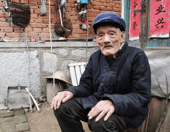 “门前水，屋后坟，家旺人盛子荣归”，是啥讲究？古人的经验之谈