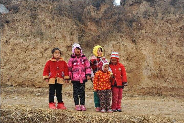 农村俗语“男子难得三更子，女子难得正午时”啥意思？老话在理吗