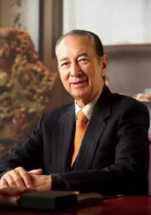 澳门四大家族，出了两位最高行政长官，一位受到毛主席亲自接见