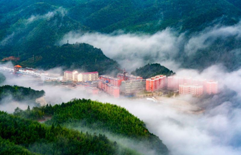 火热的夏天即将来临，中国这4大凉都，选个凉快的地儿待着吧