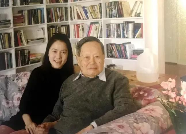 翁帆嫁杨振宁：恩爱17年，为何没生儿女？