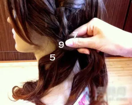 四股辫怎么扎？四股辫编发教程图解