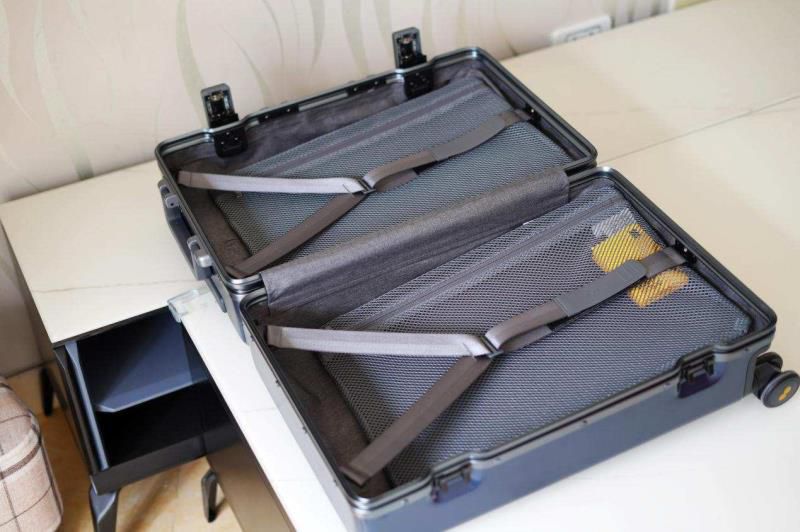 老罗推荐的地平线8号有多惊艳？他们家POWER系列拉杆箱体验来了