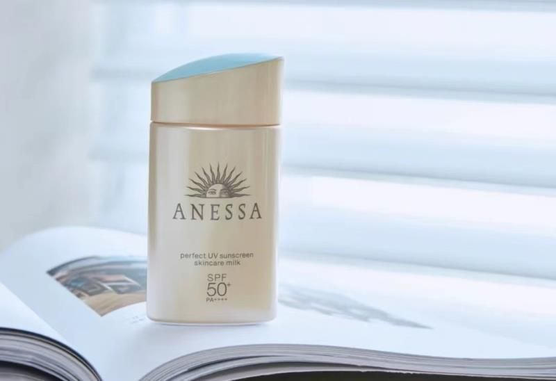 夏天防晒霜哪个牌子效果好抹脸上，排名前十位最好的防晒霜