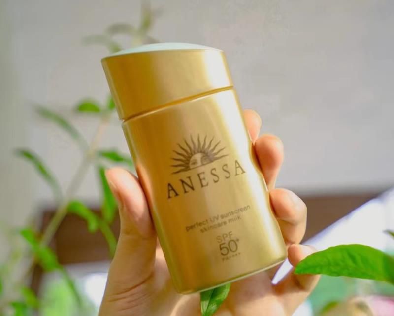 夏天防晒霜哪个牌子效果好抹脸上，排名前十位最好的防晒霜