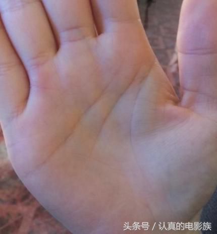 川掌纹的女人运势不好，两手都是川字纹的女人