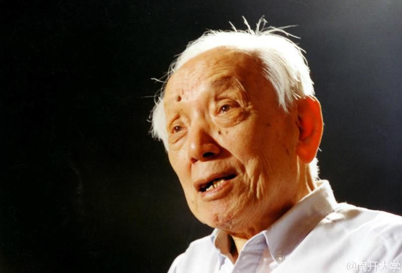 比爱因斯坦称智商高的中国人智力低，中国人的聪明都用在了什么地方