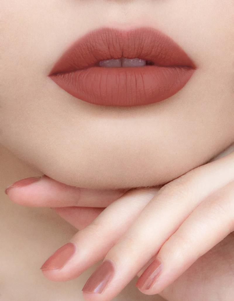 最适合素颜的5种口红色号2020，素颜最自然的口红颜色