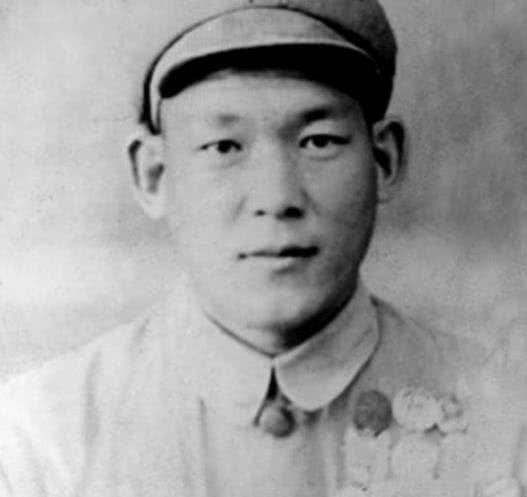 抗美援朝，他连刺5个美军，吓得6人下跪投降，毛主席：我要见他
