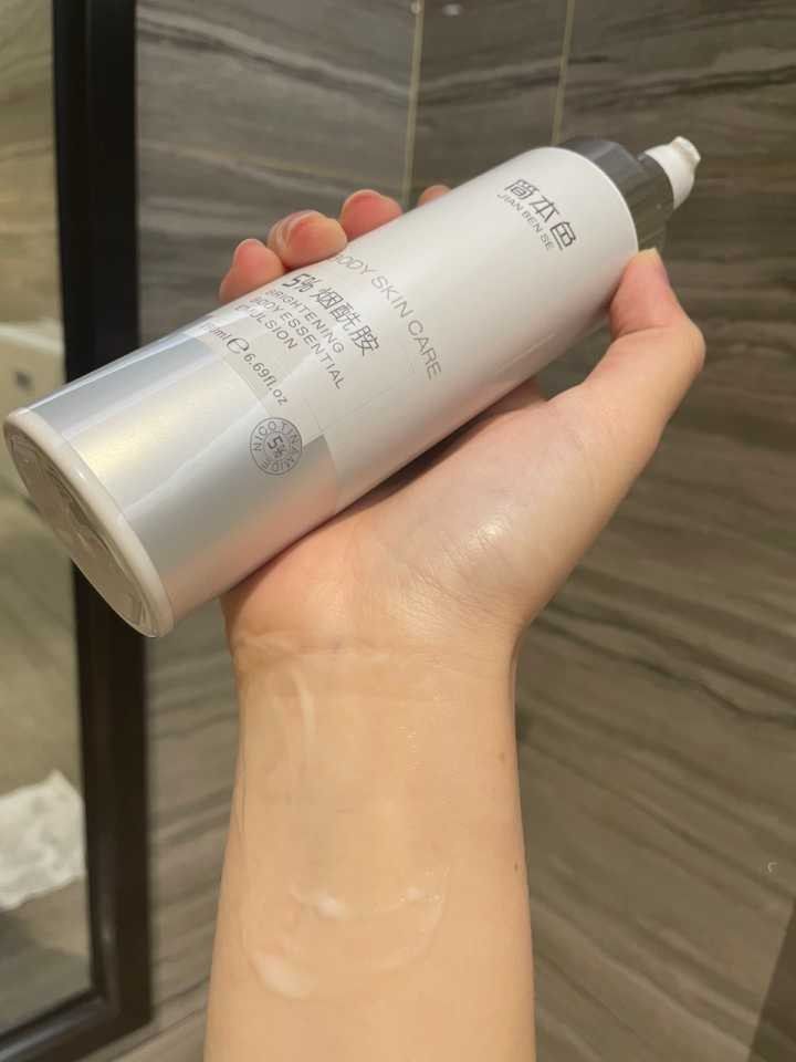 身体乳哪个牌子的好用美白夏天，真正有效的美白身体乳
