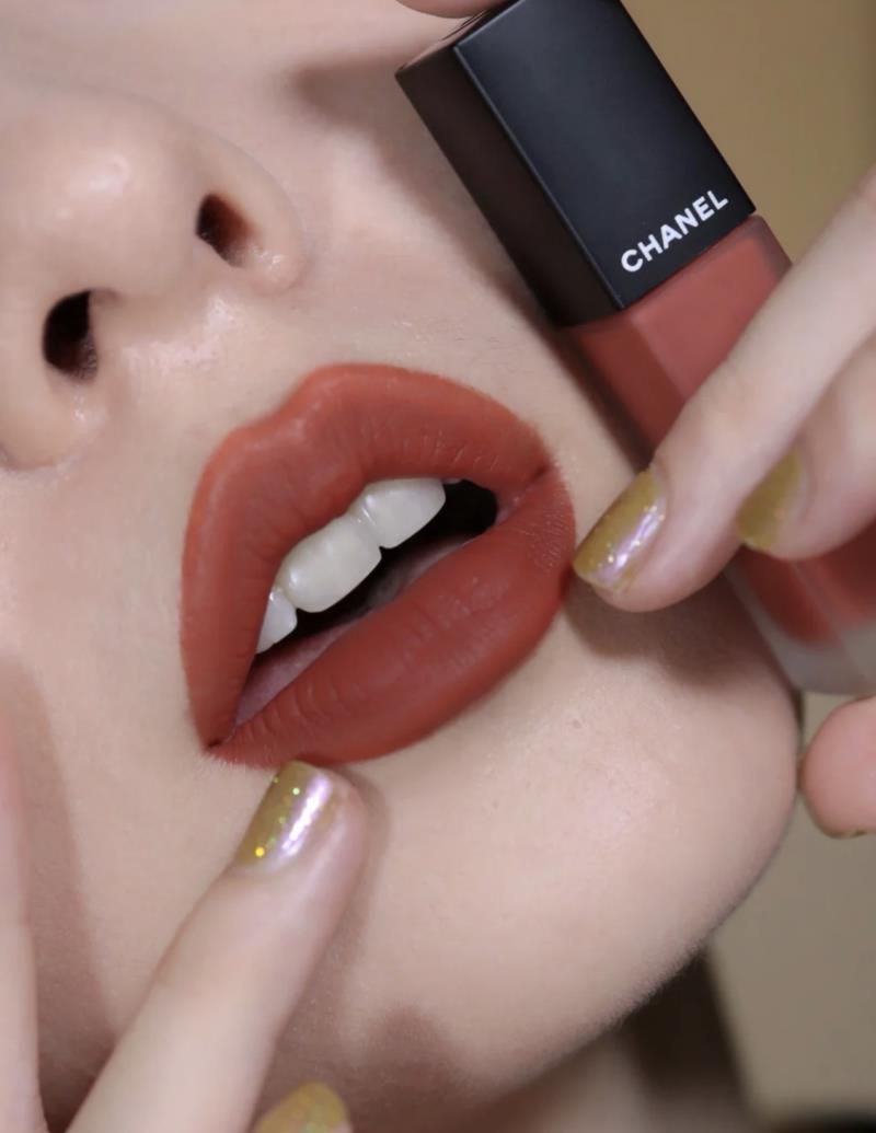 最适合素颜的5种口红色号2020，素颜最自然的口红颜色