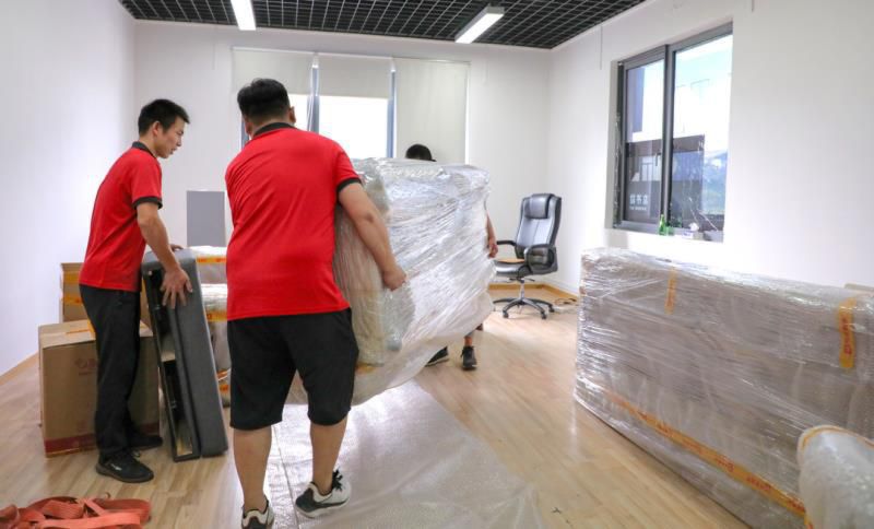 搬家第一个次进门拿什么，搬家为什么女主先进门