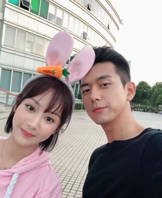 最贴心的售后？杨紫零点为李现送生日祝福，韩商言回复情人节快乐