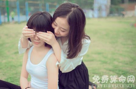 水瓶座女生对性的态度，解析水瓶女的性观念