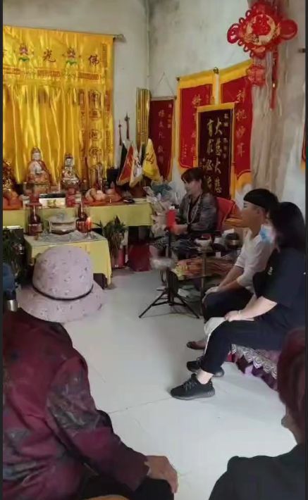 农村神婆（看香的），你知道是怎么看的吗？