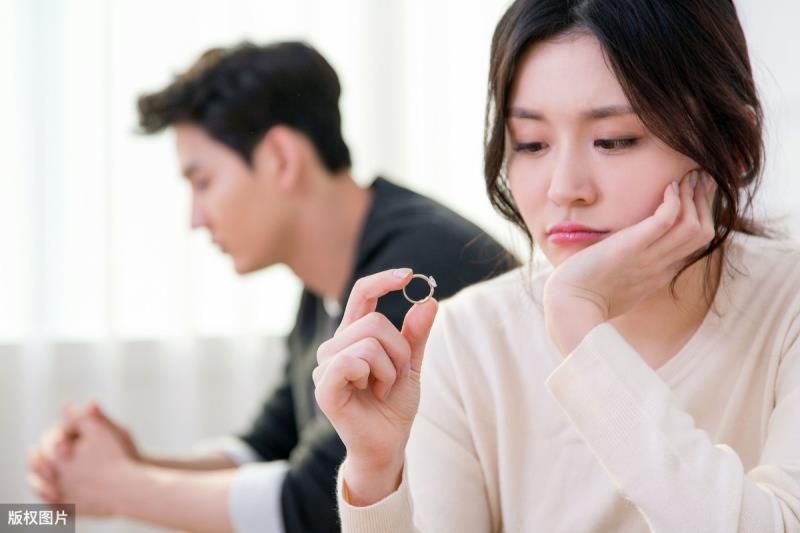 情侣之间在5月20日这类特殊的节日的转账到底属于赠与还是借款？