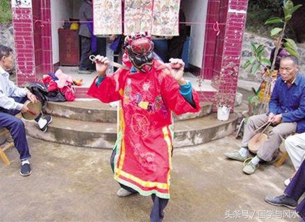 跳大神是怎么回事？