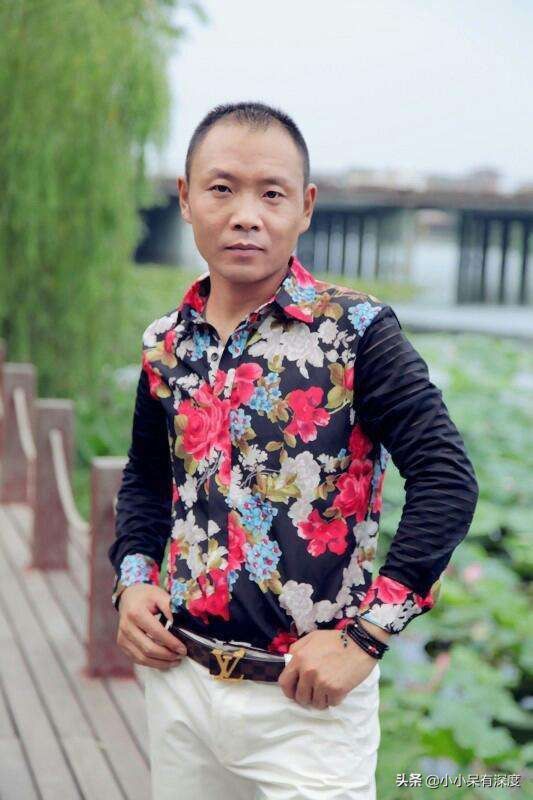 祁隆泪点太低，他常泪洒直播平台，他与妻子乐凡，俩人已经离婚？