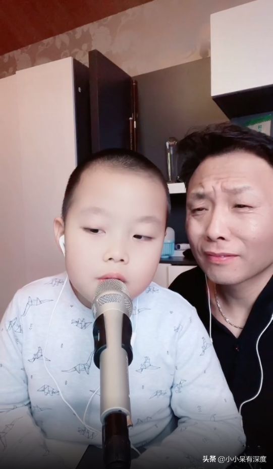 祁隆泪点太低，他常泪洒直播平台，他与妻子乐凡，俩人已经离婚？