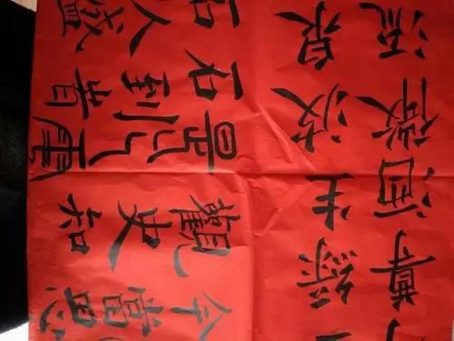 为什么不能用红笔写名字？小时候都被说过的举手