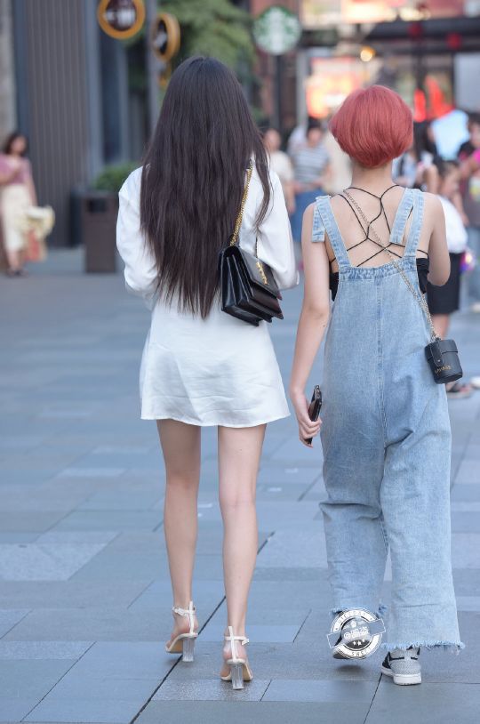 是不是非常羡慕女同性恋，看到人家那么漂亮！