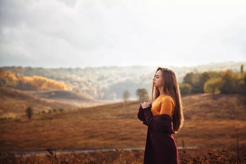 两性关系里，男人渐渐和你疏远了，记住要这样处理