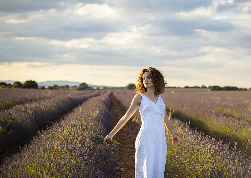 两性关系里，男人渐渐和你疏远了，记住要这样处理