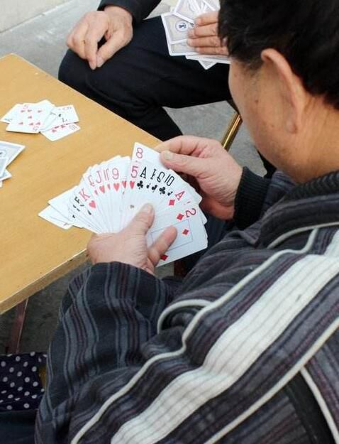 梦见打牌赢钱是什么预兆 周公解梦为你详细解析