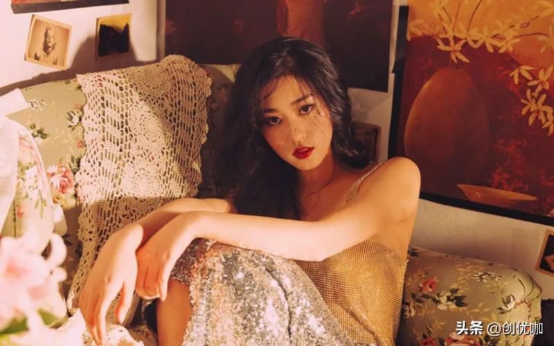 下周，属鸡、马、狗运势提点，积极进取，斗志昂扬，诸事一本万利