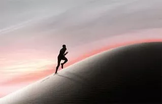 晚上做噩梦了预示着什么,三类噩梦不能和家人说