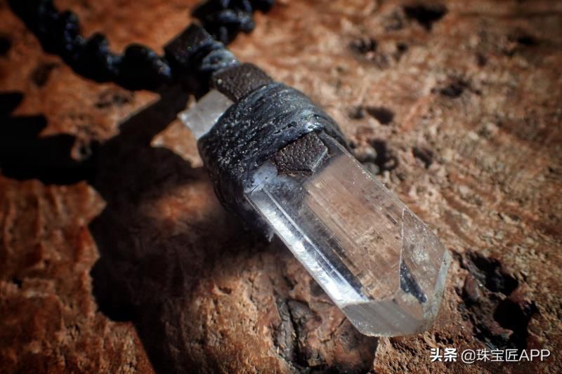 可怜的“背锅”侠？赛黄晶宝石多少钱一克拉