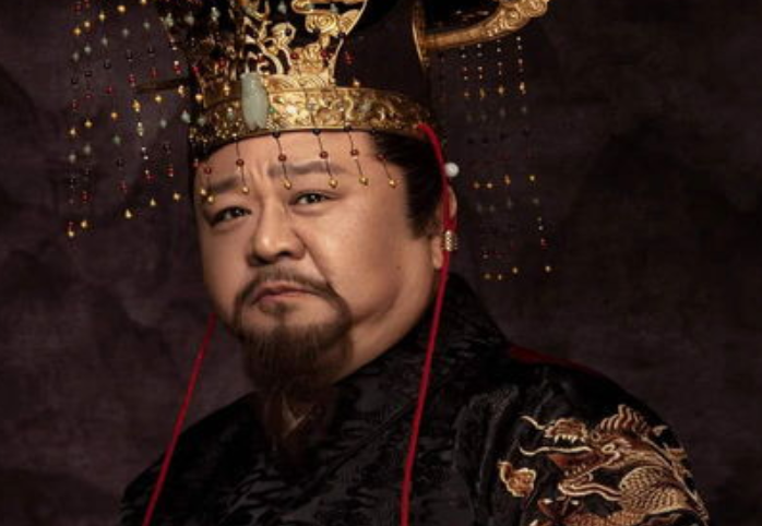 日月角骨很明显的人图片多吗，日月角骨很明显的人图片多吗，