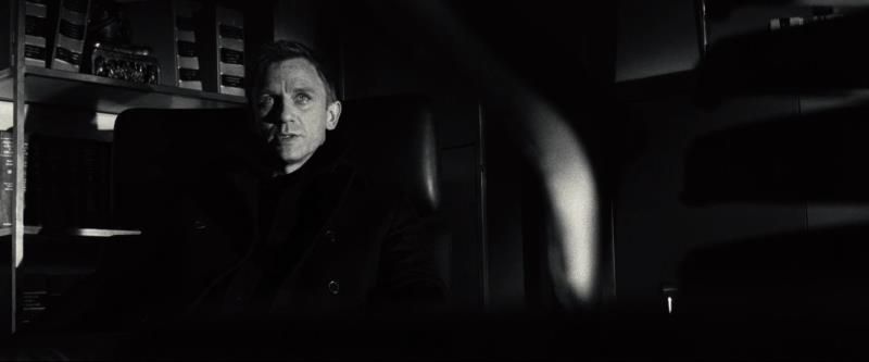 007系列回顾之《大战皇家赌场》，007大战皇家赌场