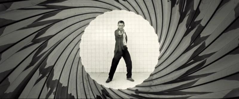 007系列回顾之《大战皇家赌场》，007大战皇家赌场