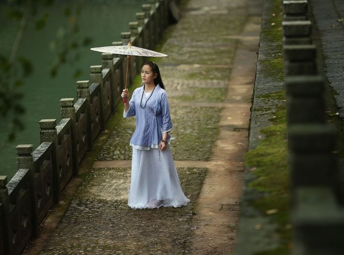 处女座女生性格和脾气缺点是什么，处座女对有好感男生的表现