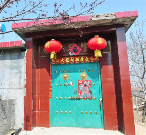 农村大门的风水禁忌，大门口放三样东西最旺