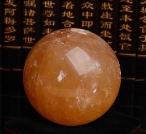 办公桌放什么摆件防小人好，办公桌摆放风水正确图