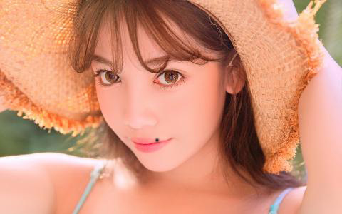 女人嘴唇右侧上方有痣，嘴巴上长痣代表什么