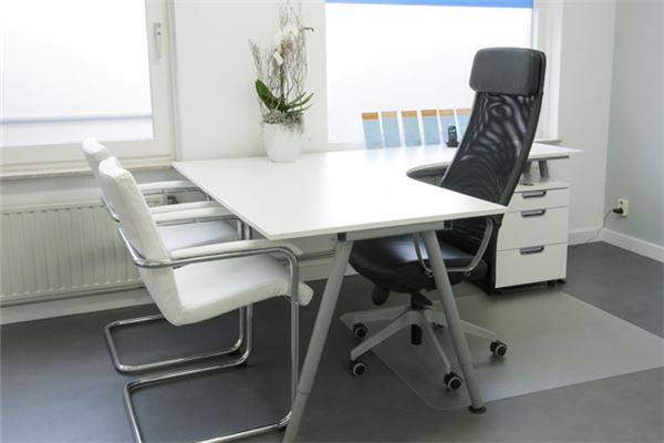 办公桌摆放风水正确图，办公桌朝向的最佳方位