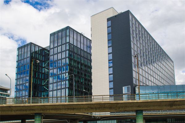 办公楼有后门好吗风水好吗，前门和后门一样大好吗