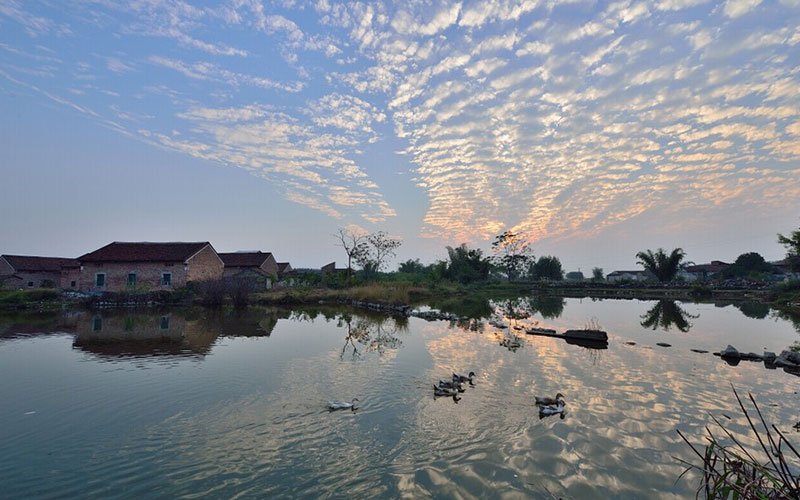 大门前有鱼塘风水如何,大门前有鱼塘风水如何 大门前有鱼塘风水如何,大门前有鱼塘风水如何