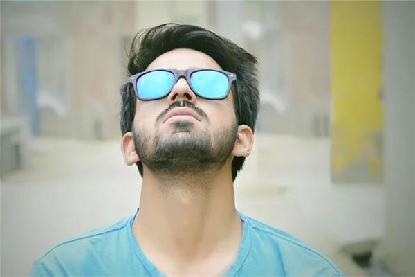 坏男人面相算命图解女人，精明厉害女人的面相