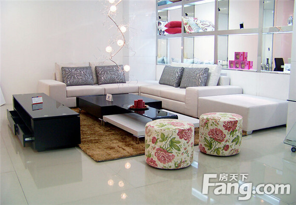 客厅沙发风水8大禁忌图片，客厅沙发摆放风水禁忌