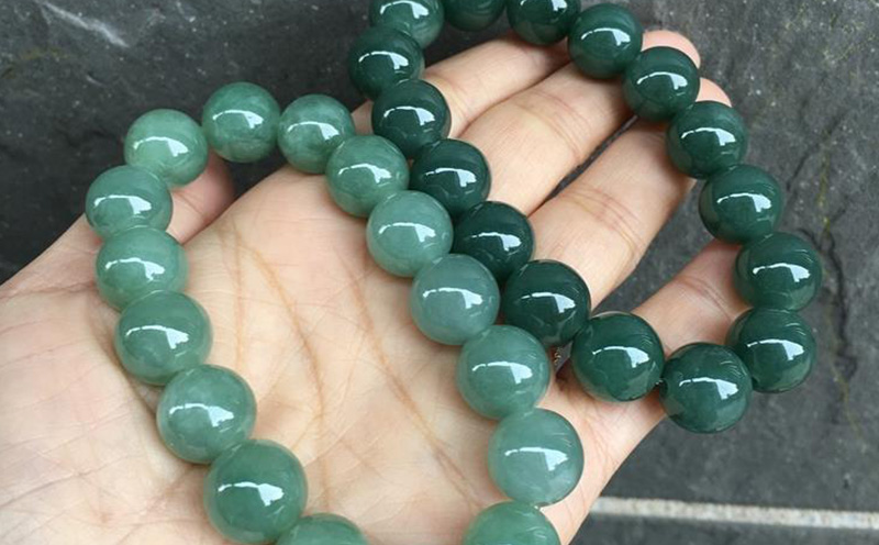 孕妇佩戴什么保胎辟邪风水，老人常说孕妇晚上不能出去