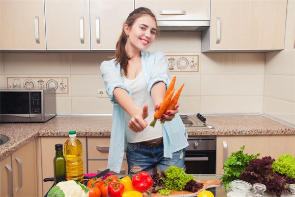 如何看手掌纹路图解女人，手掌算命-手掌纹图解
