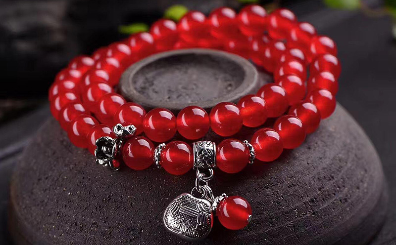 孕妇佩戴什么保胎辟邪风水，老人常说孕妇晚上不能出去